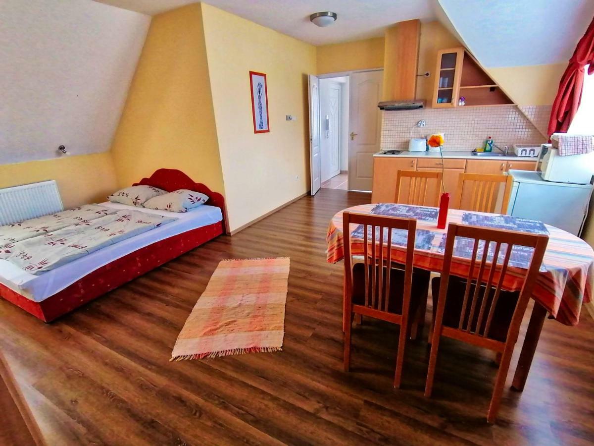 Villa Aida Apartman Hajduszoboszlo Luaran gambar
