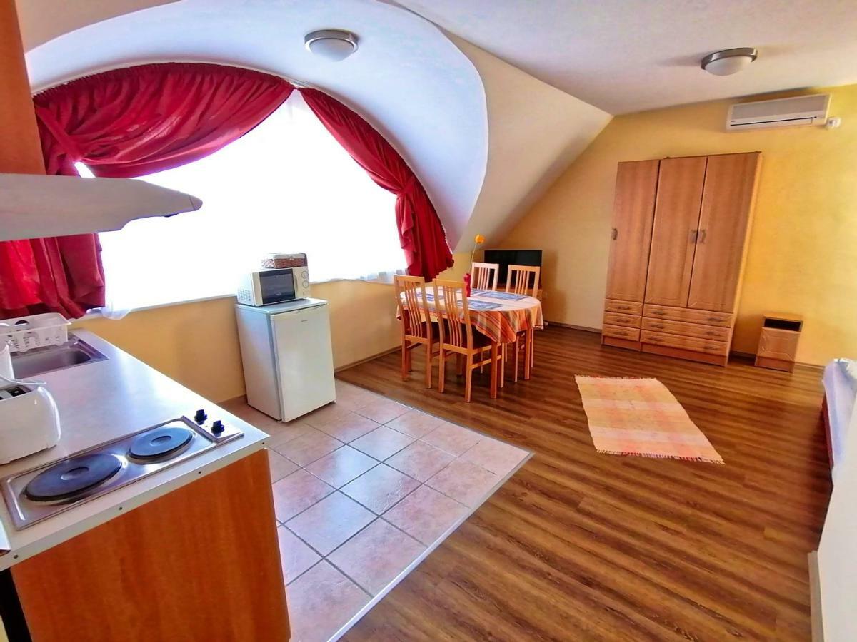 Villa Aida Apartman Hajduszoboszlo Luaran gambar