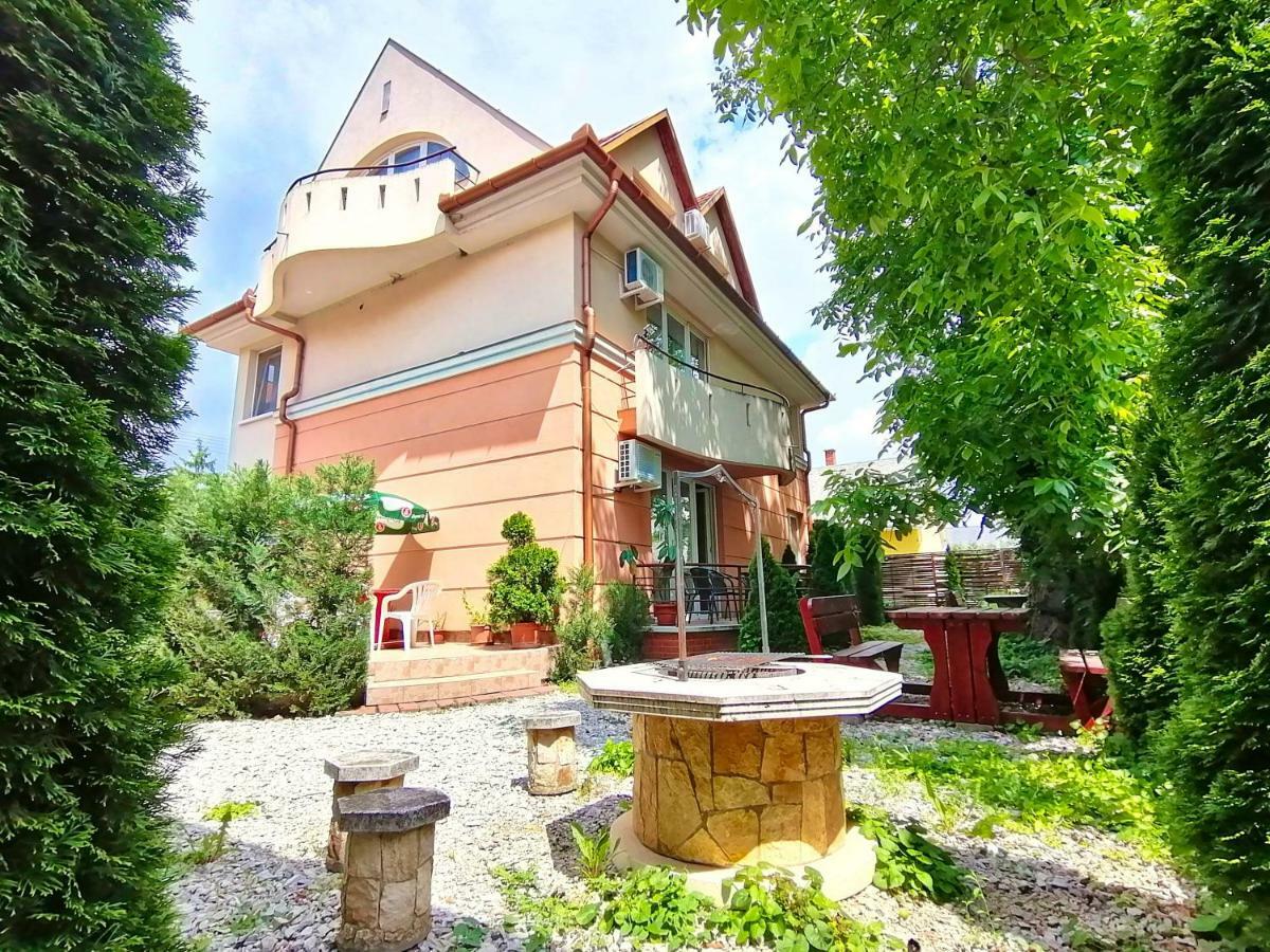 Villa Aida Apartman Hajduszoboszlo Luaran gambar