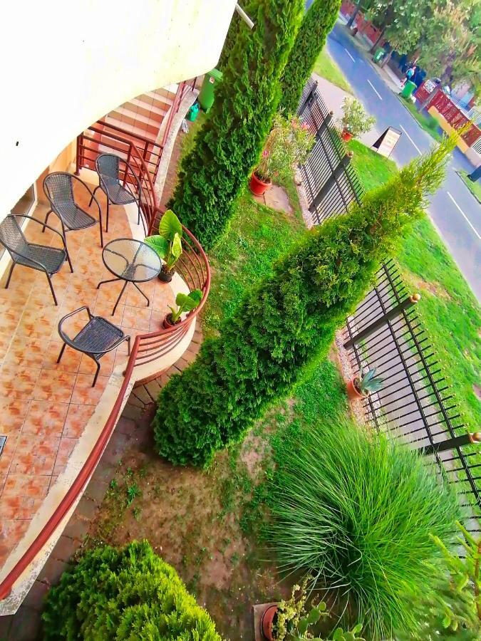 Villa Aida Apartman Hajduszoboszlo Luaran gambar